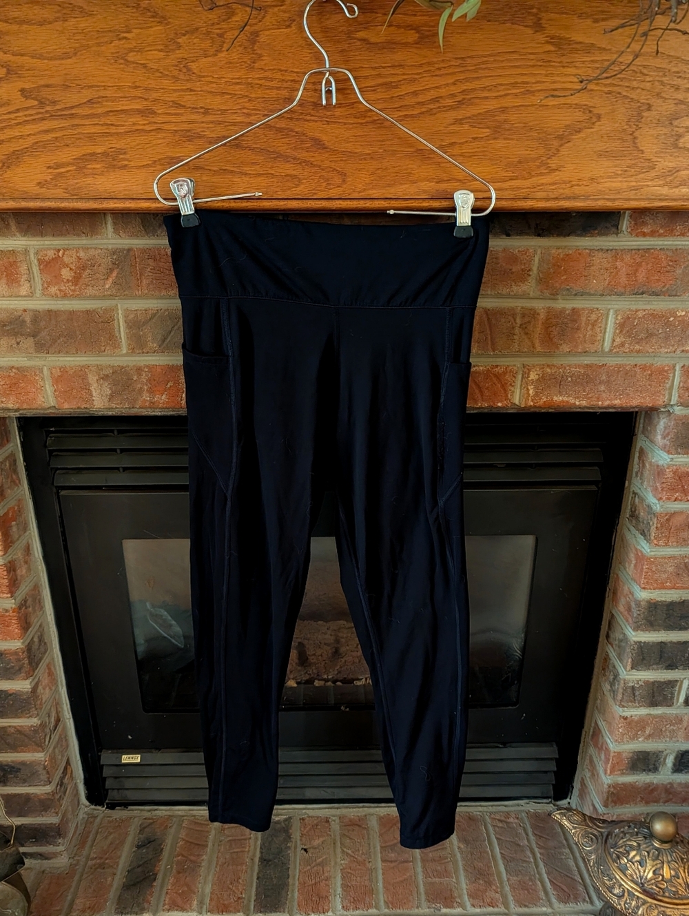 Aeropostale Black High-Rise Leggings With Side Pockets Size Large